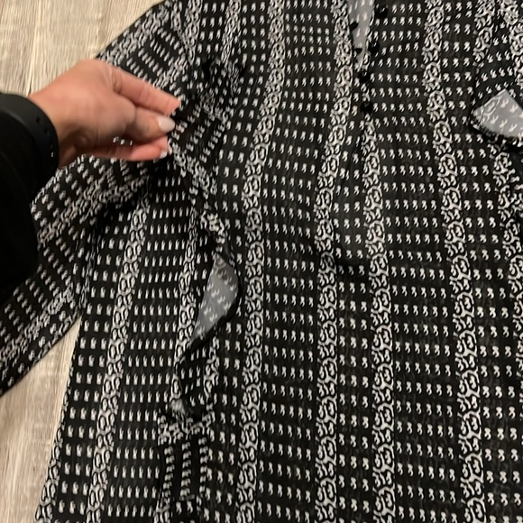 Fashion Mia Sheer Patterned Blouse - Picture 3 of 12